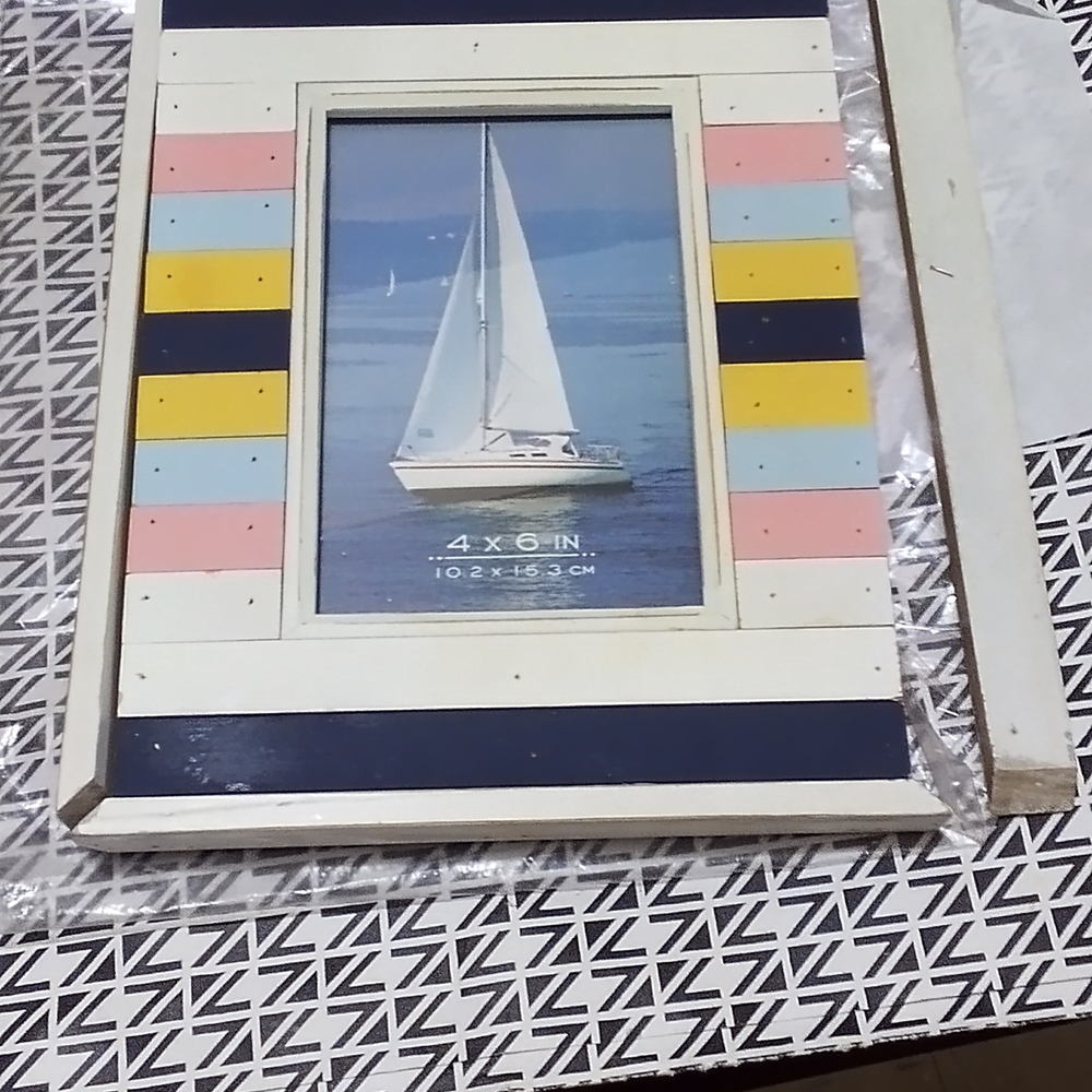 Striped Multicolor Photo Frame - Picture 10 of 17